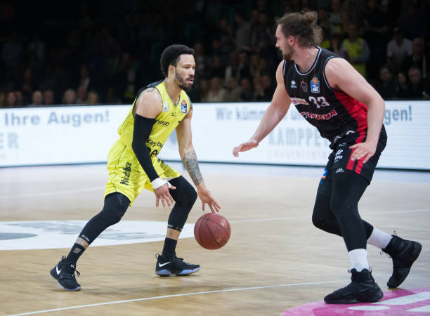 在多次出现 在多次出现