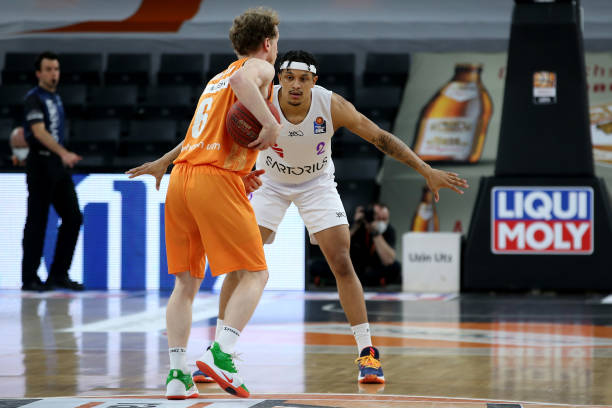 但在祖比门 但在祖比门