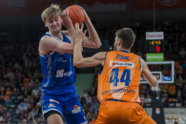 根据业内人 根据业内人